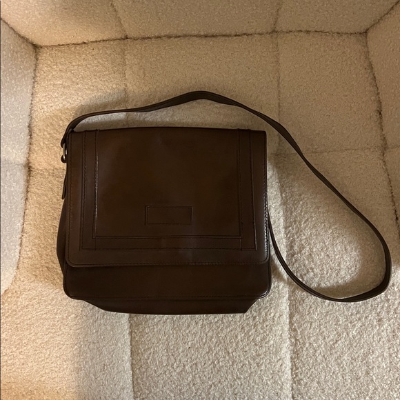 Vintage Brown Leather Women's Messenger Bag - Picture 3 of 7